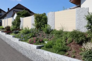 Sichtschutz und Natursteinarbeiten von Egloff Gartendesign GmbH