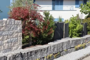 Sichtschutz und Natursteinarbeiten von Egloff Gartendesign GmbH